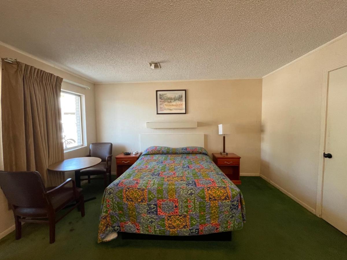 Pinelodge Motel Baxley Extérieur photo