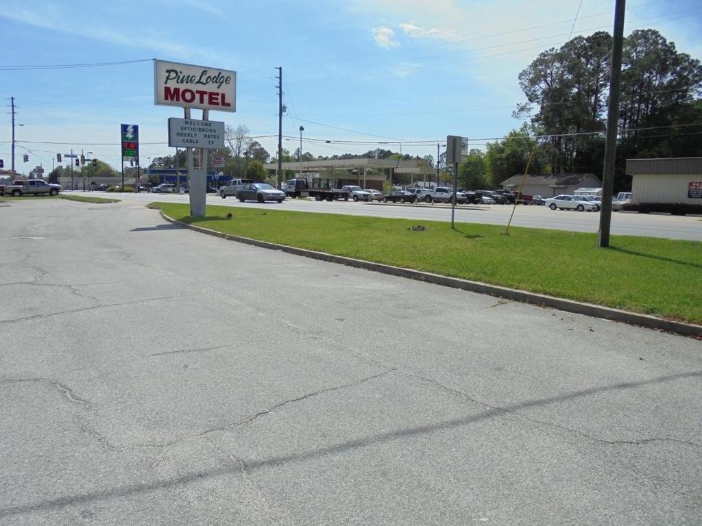 Pinelodge Motel Baxley Extérieur photo